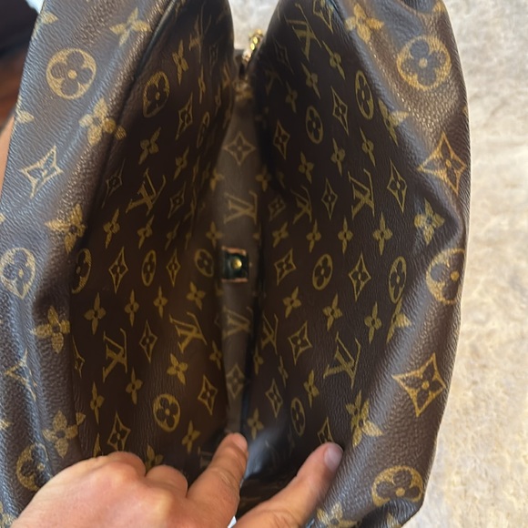Authentic Louis Vuitton Monogram Saumur 30 - Picture 7 of 11